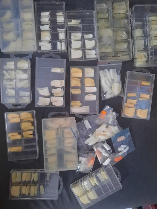 Tipsy tuneliwe do przedłużenia paznokci 13 pudelek i 8 torebek