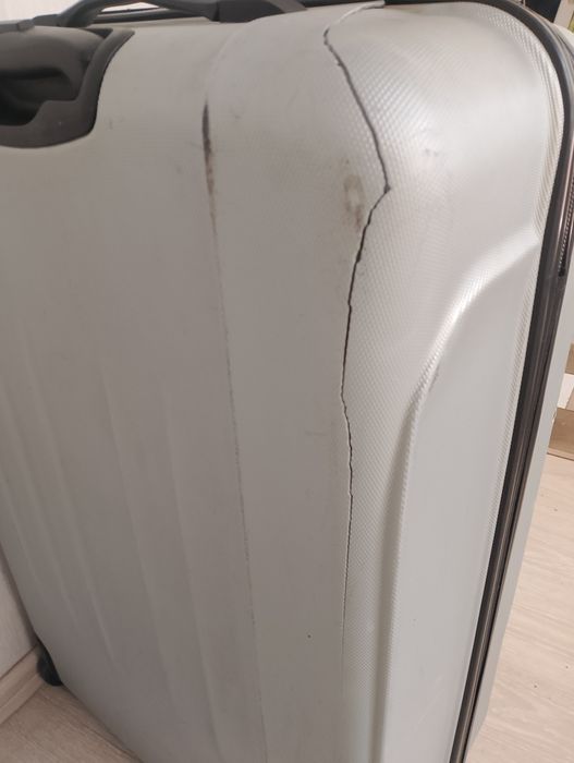 Большой чемодан CANGOL  с дефектом