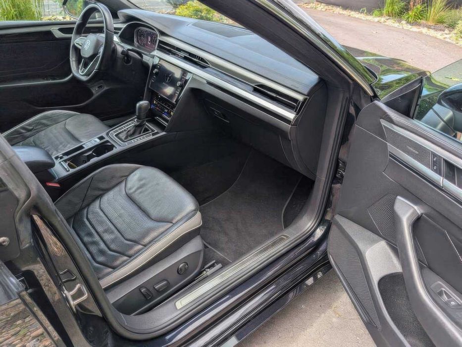 Volkswagen Arteon      2021