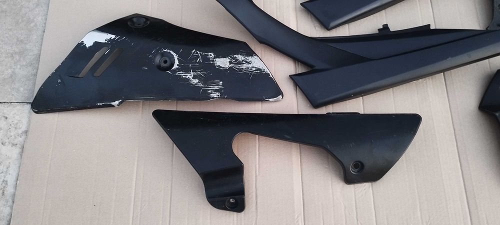 Пластик Suzuki GSR 600 06-10 Накладка боковая хвост плуг оригинал