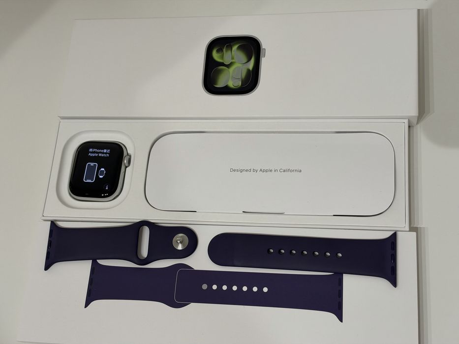 Apple Watch Series 11 42mm GPS Srebrny – Pudełko