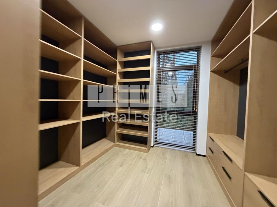 Продаж будинка 1200м2 КМ Riviera Village перша лінія води