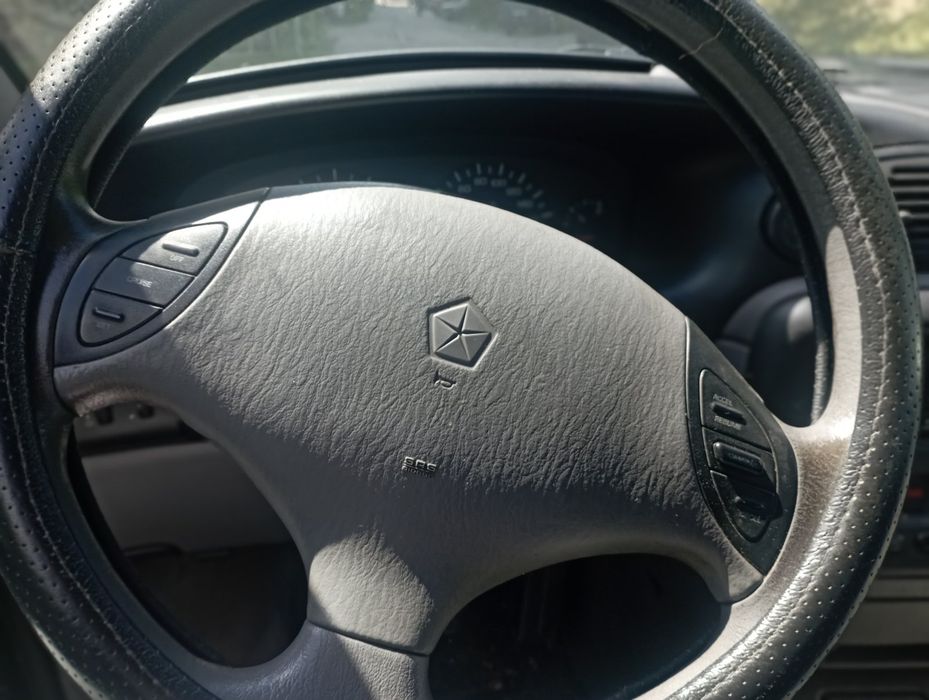 Продам Chrysler минивен 1999