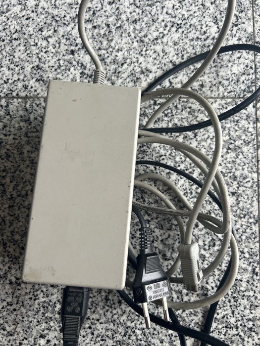 Transformador LOEWE tv lcd carregador AC