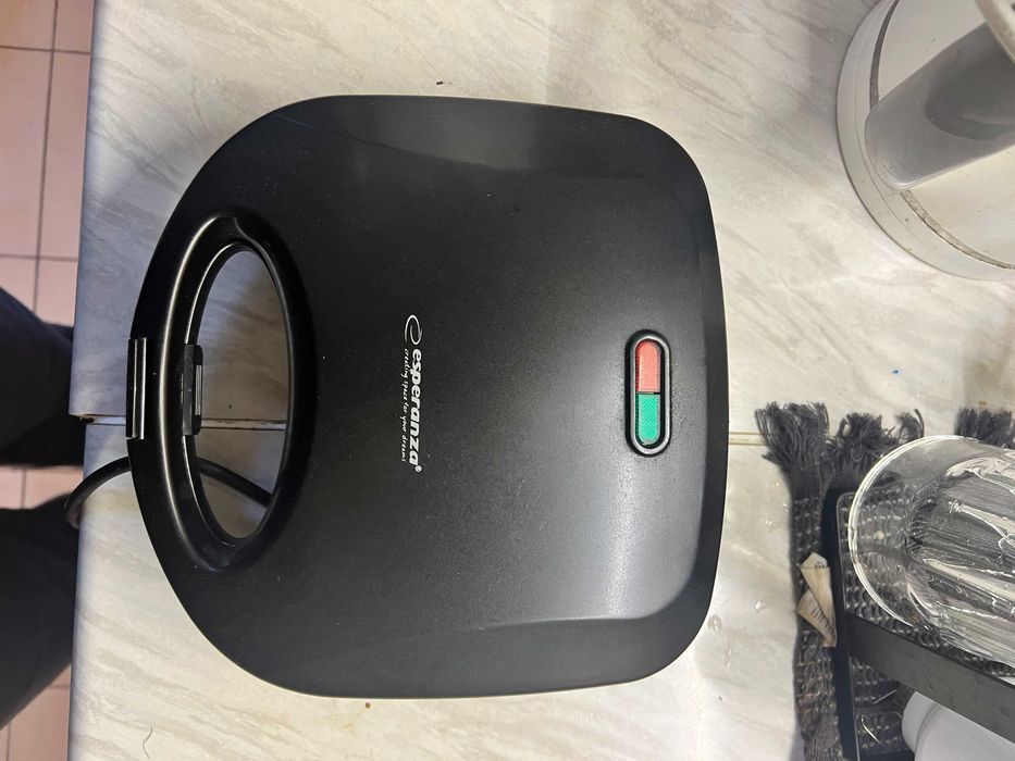 Вафельниця Esperanza