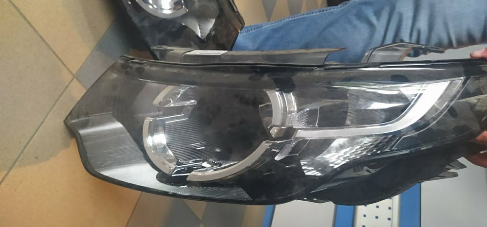 Фари Land Rover Discovery Sport