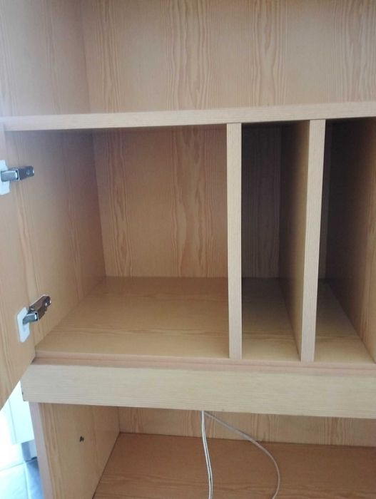 Escrivaninha em bom estado