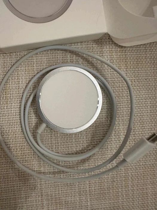 Szybka ładowarka bezprzewodowa indukcyjna MagSafe iPhone USB-C