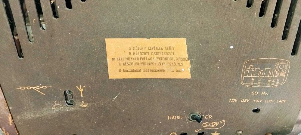Radio węgierskie lampowe