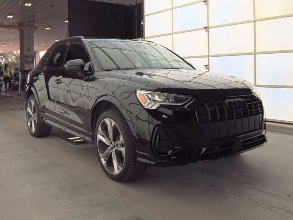 Audi Q3 S-Line Sport |  Prestige | Exact  Black