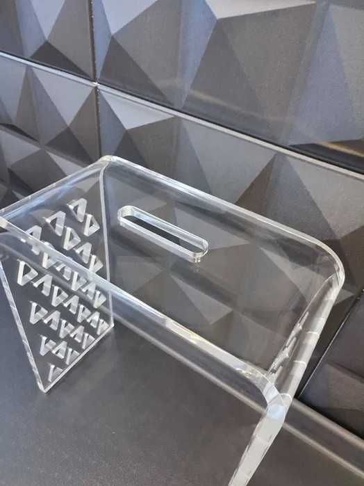 Taboret Kina z rączką / Stołek przeźroczysty Akryl Plexi