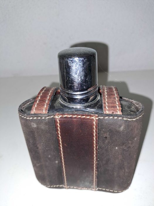 Garrafa de Bolso com capa em cabedal