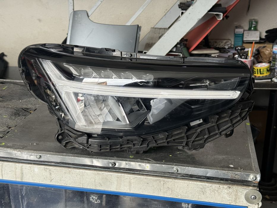 Volvo XC40 Farol direito Full Led 2023