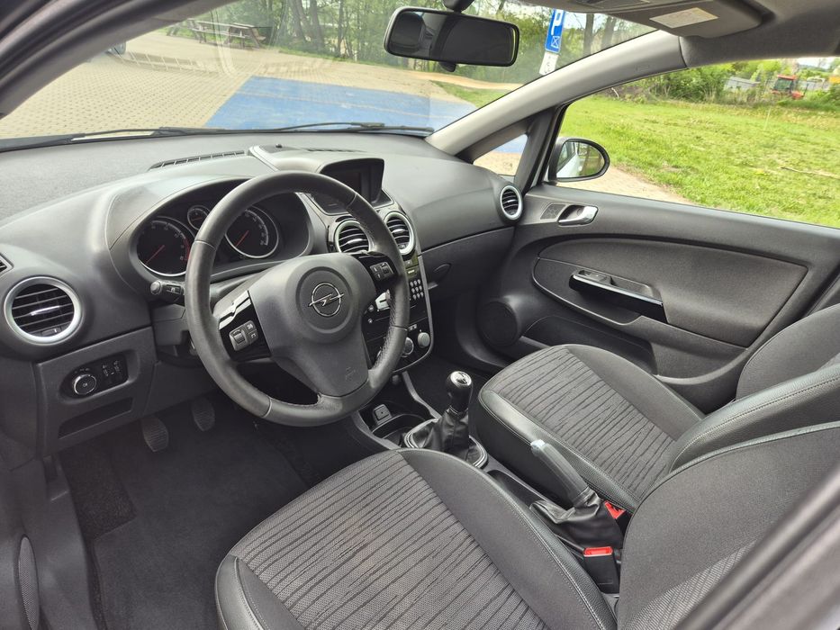 Opel Corsa D 2014r. 1.4 Benzyna Sprowadzony Opłacony Śliczny