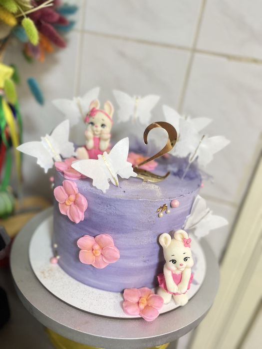 Торти та десерти на замовлення