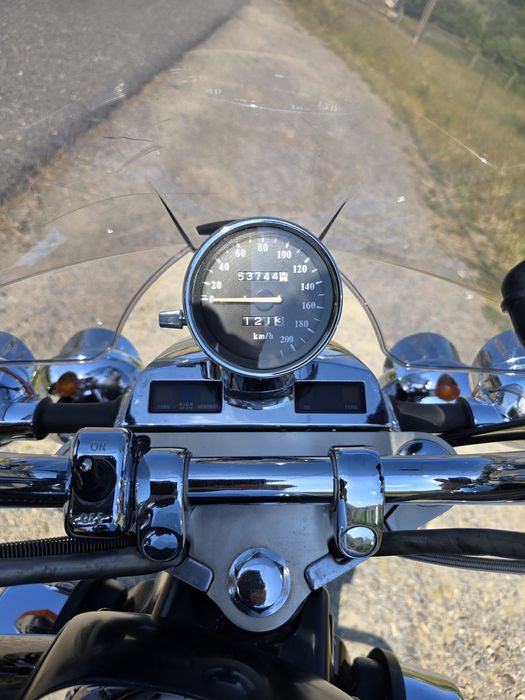 Kawasaki    VN 15
