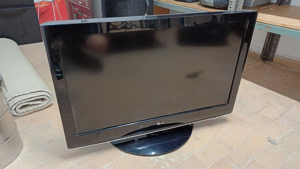 Telewizor LCD 37 cali LG 37LH3000