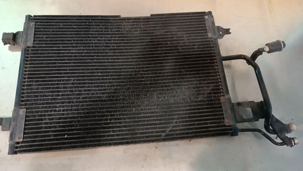 RADIADOR AC AUDI A4 B5 / PASSAT 95-01 8D0260401A