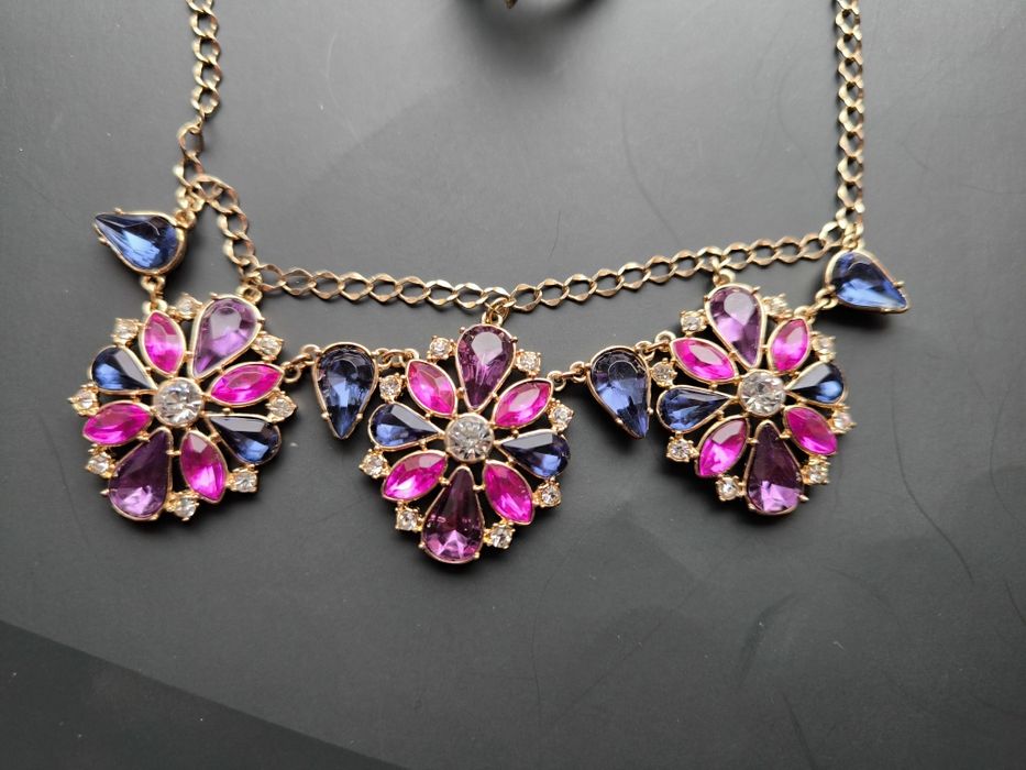 Комплект біжутерії. Кольє квітки.