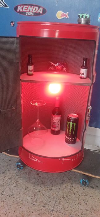 Garrafeira bidon óleo 60L. Com luz