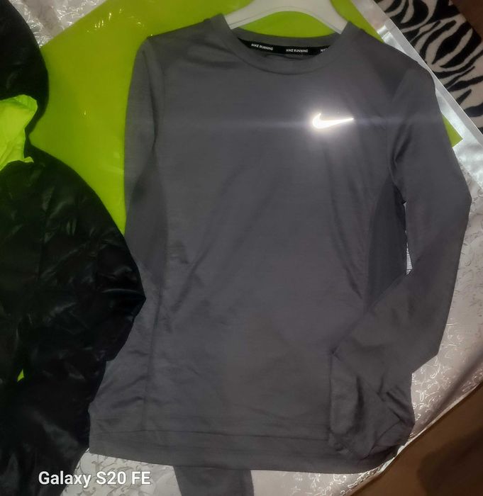 Пуховик Nike  xs-s