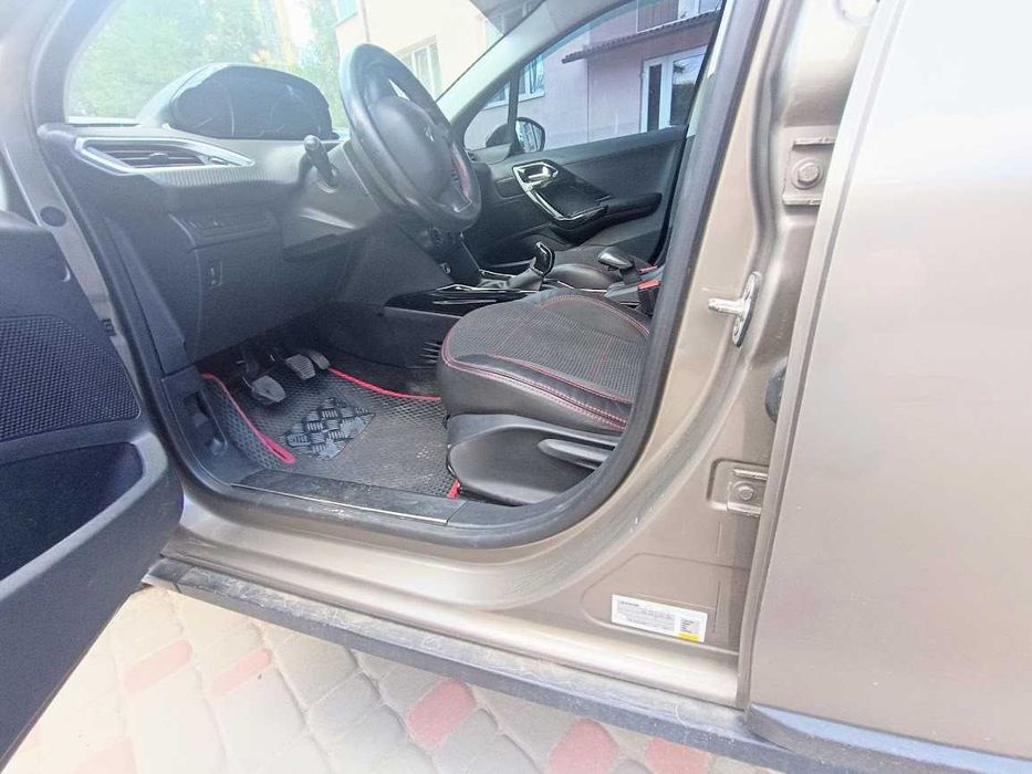 Продам Peugeot 2008  економічний та надійний кросовер для міста