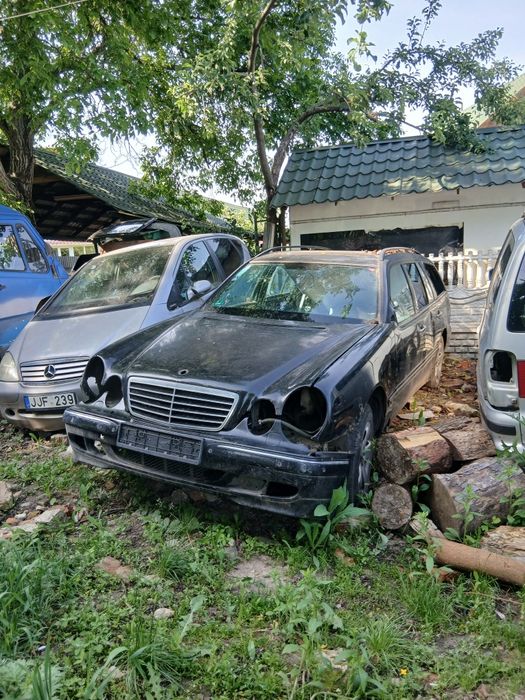 Мерседес  210 капот