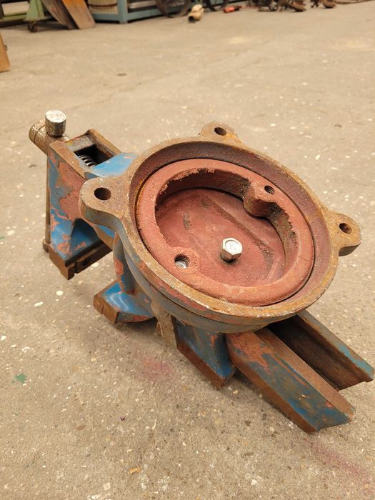 Torno de bancada em metal
