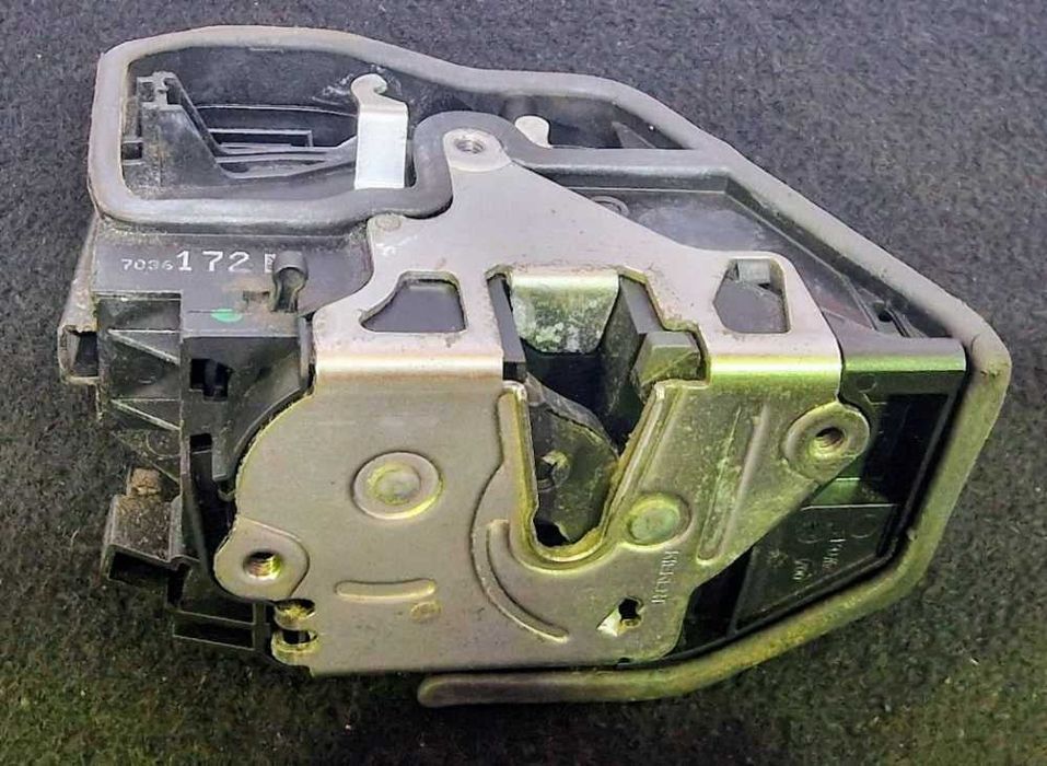 Fechadura / Fecho Porta Trás Direito 7036172 - BMW 7