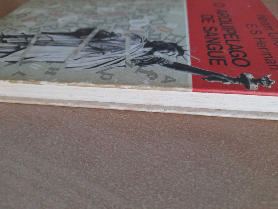Livro "O arquipélago de sangue"