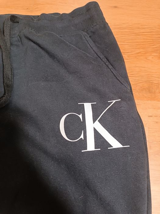 Штани від Calvin Klein