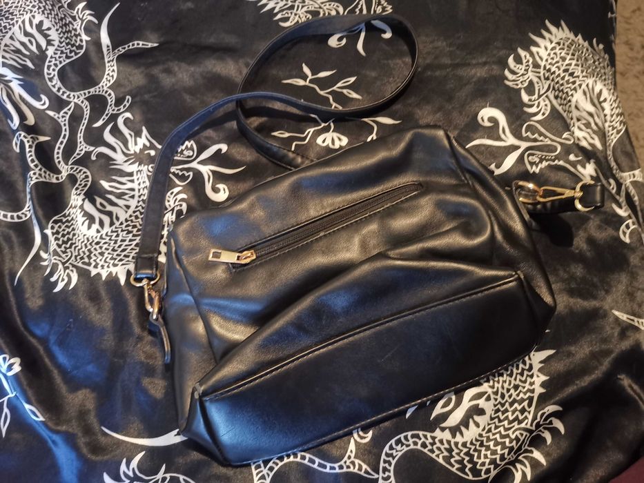 Czarna torebka elegancka