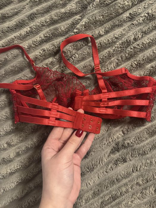 Бюстгальтер в сеточку в стиле agent provocateur с цветочками лифчик