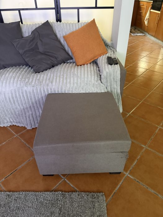 Sofa 3 lugares c/ 2 pufs laterais e banco quadrado para fazer ch l.