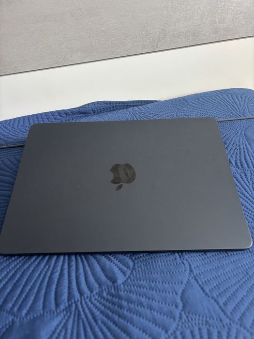 MacBook Air 13” (2022) como novo