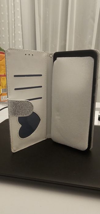 Sprzedam super etui poco f7