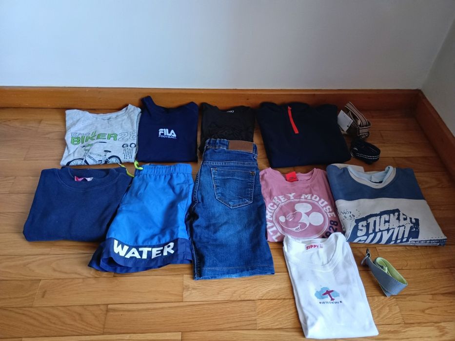 Lot of 13 boys' clothing items for ages 6–7