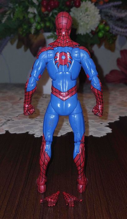 Hasbro Marvel Legends Spider-Man Figurka Toys R'Us Exclusive