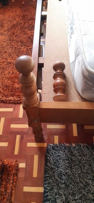 Cama de Solteiro Criança (com Estrado, mas com colchão à parte)