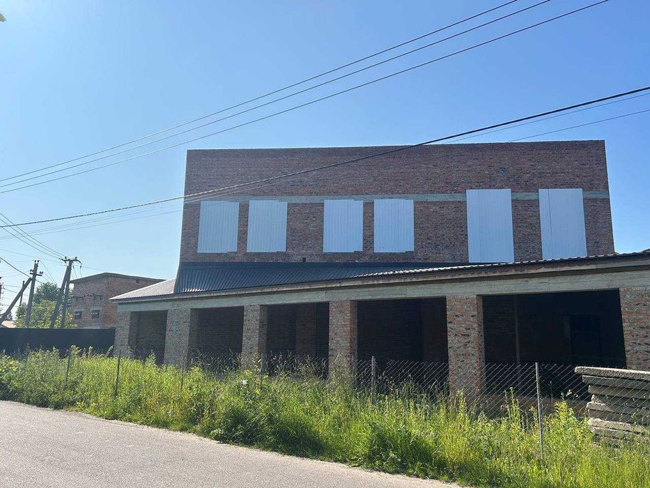 Продаж окремого комерційного об'єкту з власною ділянкою!