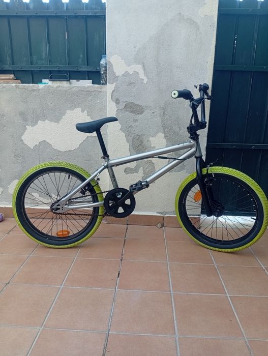 Bicicleta BMX Decathlon Roda 20" – Bom Estado