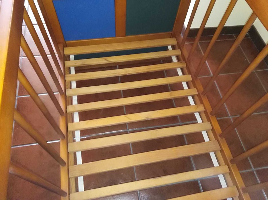 Berço em pinho mel novo