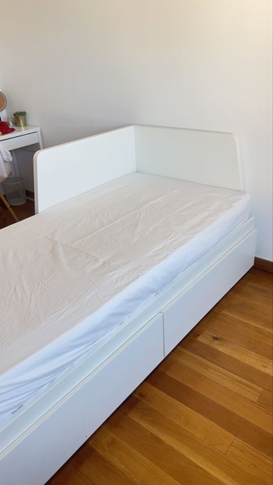 Cama solteiro, abre para casal