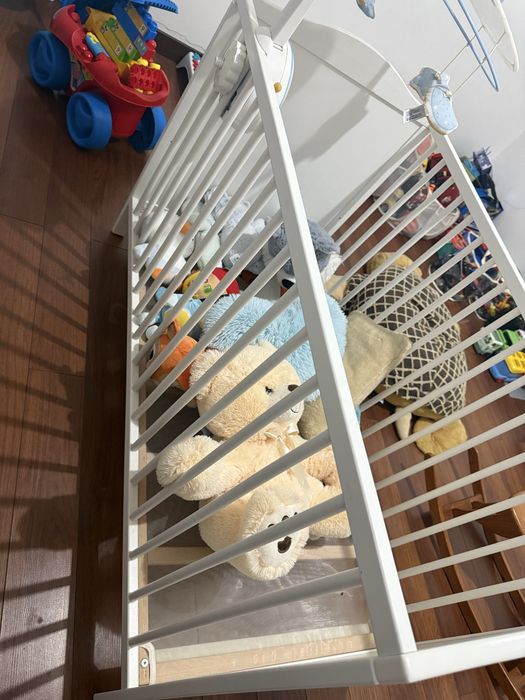 Berço  de bebé novo