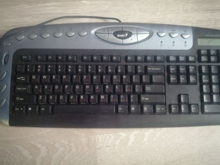 Селфи палка 78 см. 3 шт. Проводная клавиатура 2 шт.