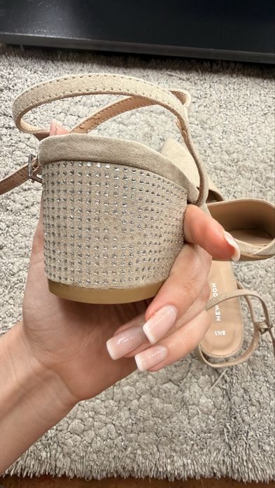 Продам нові туфлі , еко замш