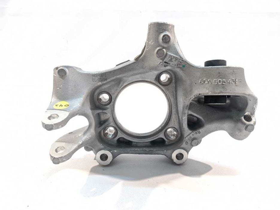 Поворотный кулак AUDI Q5 80A ступиця задня