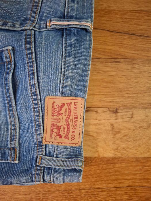 Продам мужские джинсы LeviStrauss