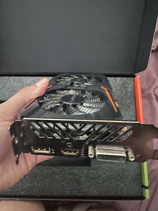 Продам відеокарту Gigabyte GTX 1050