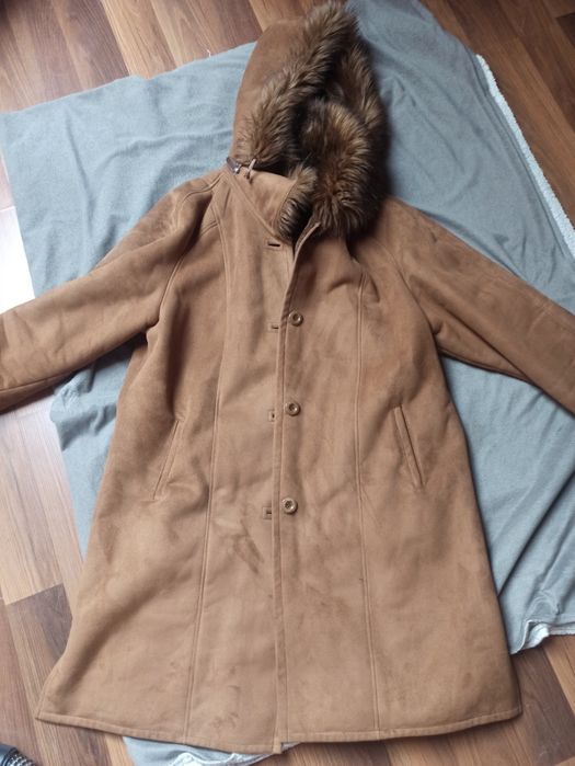 Kożuszki brązowy z kapturem